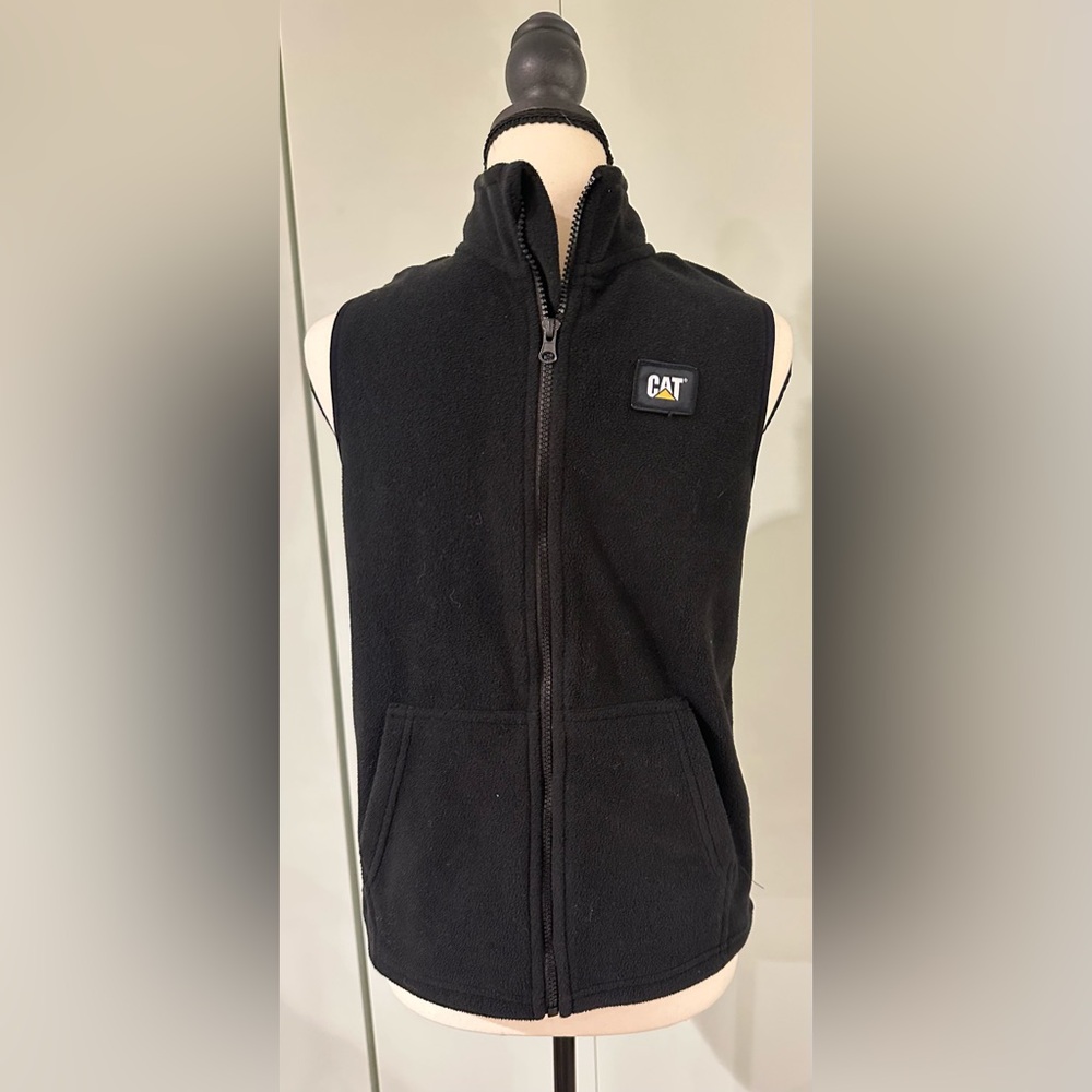 NEW CAT Size 10-12 Boys Black Warm Casual Fleece Sleeveless Full Zip-Up Vest
